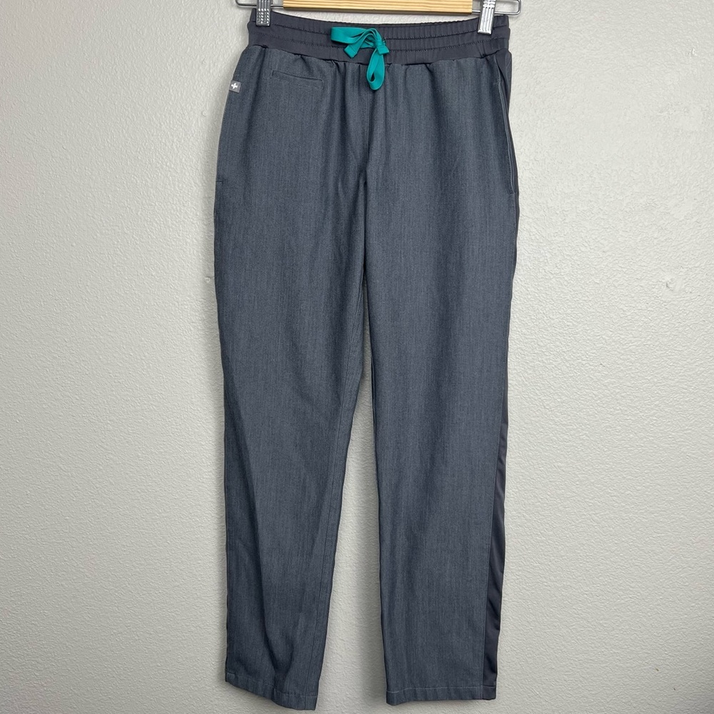 Figs Cuenca Track Slim Fit Scrub Pant in Graphite XXS